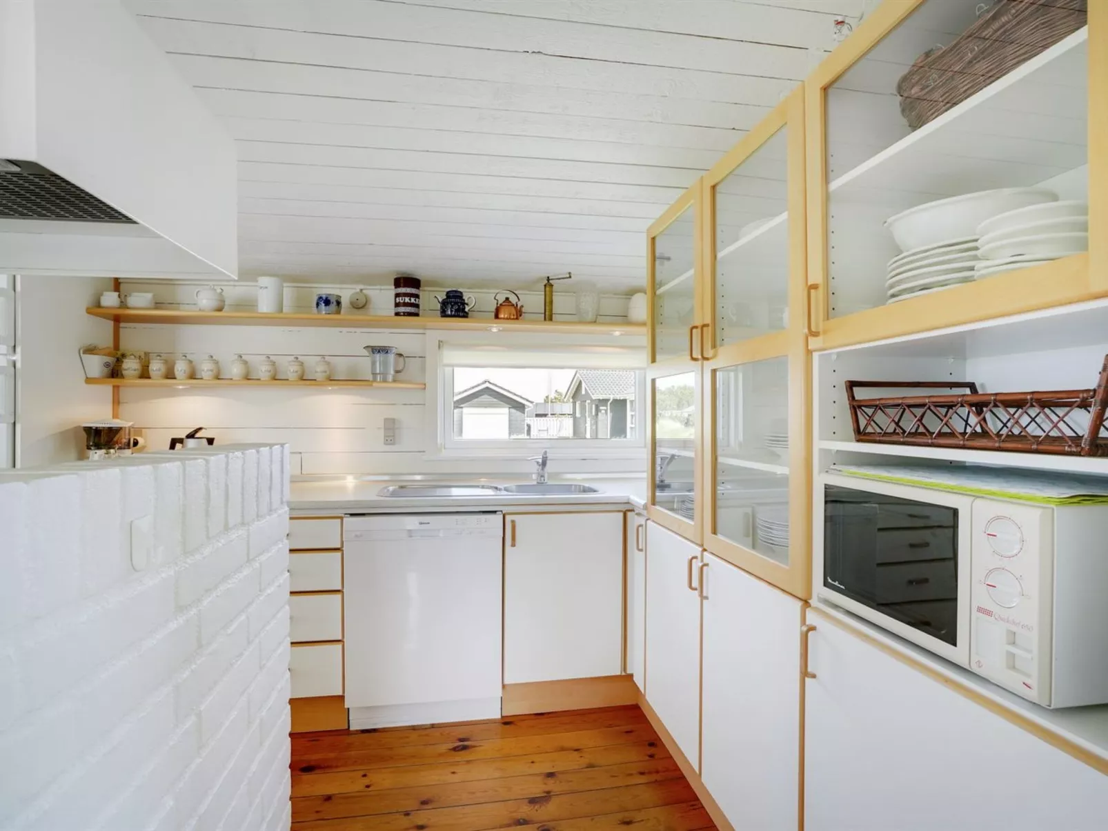 "Dreng" - 800m from the sea - Drinnen
