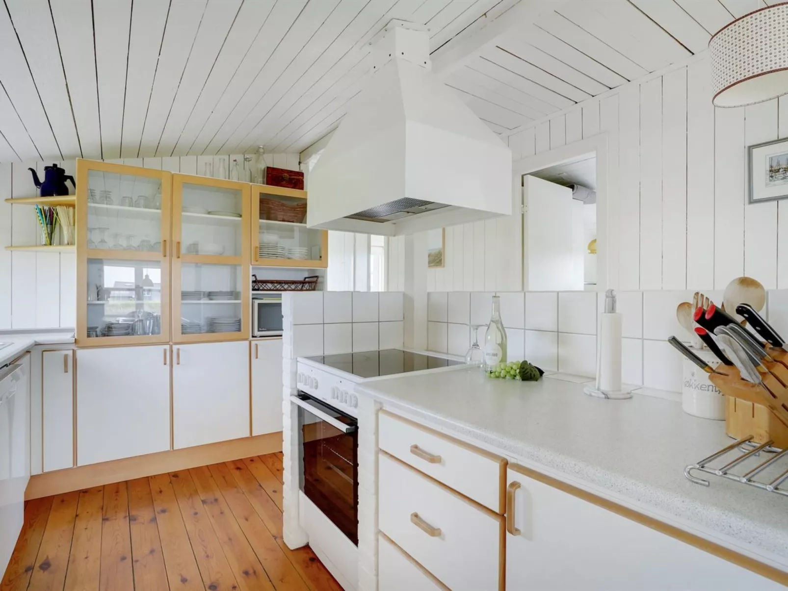 "Dreng" - 800m from the sea - Drinnen