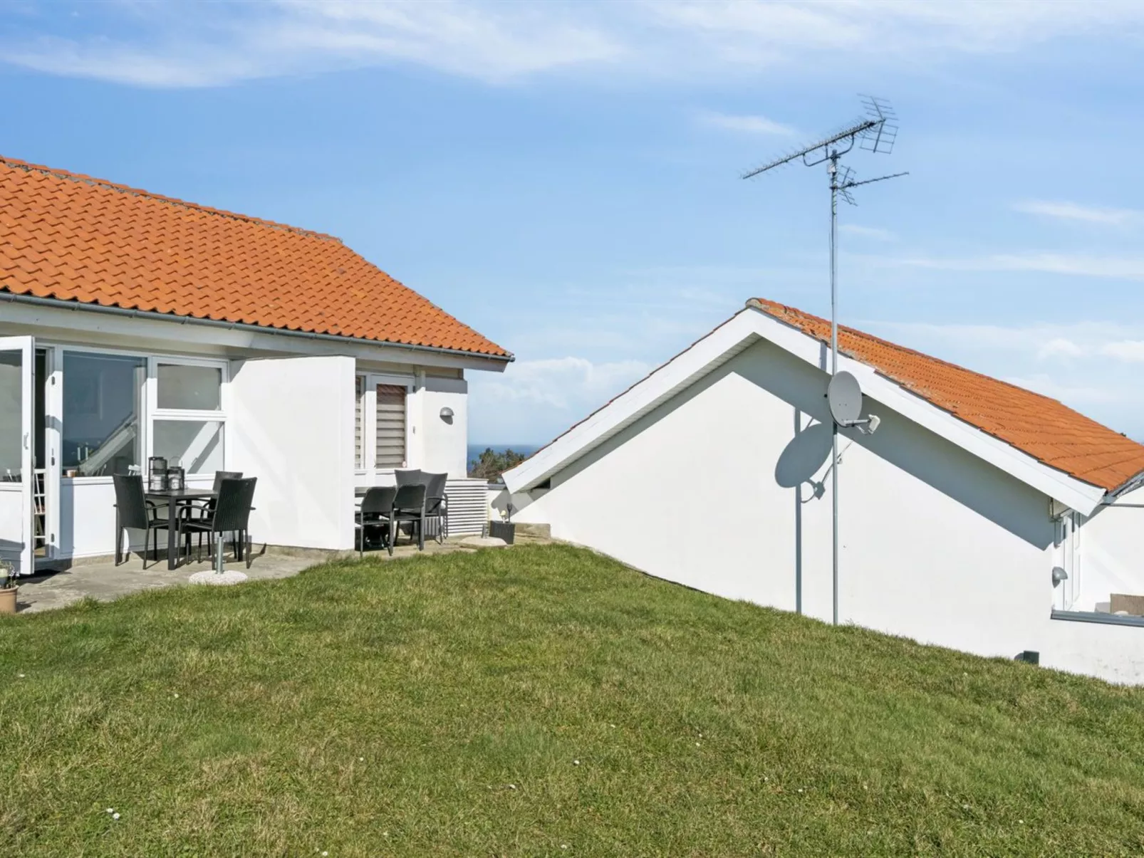 "Roger" - 400m from the sea - Outside