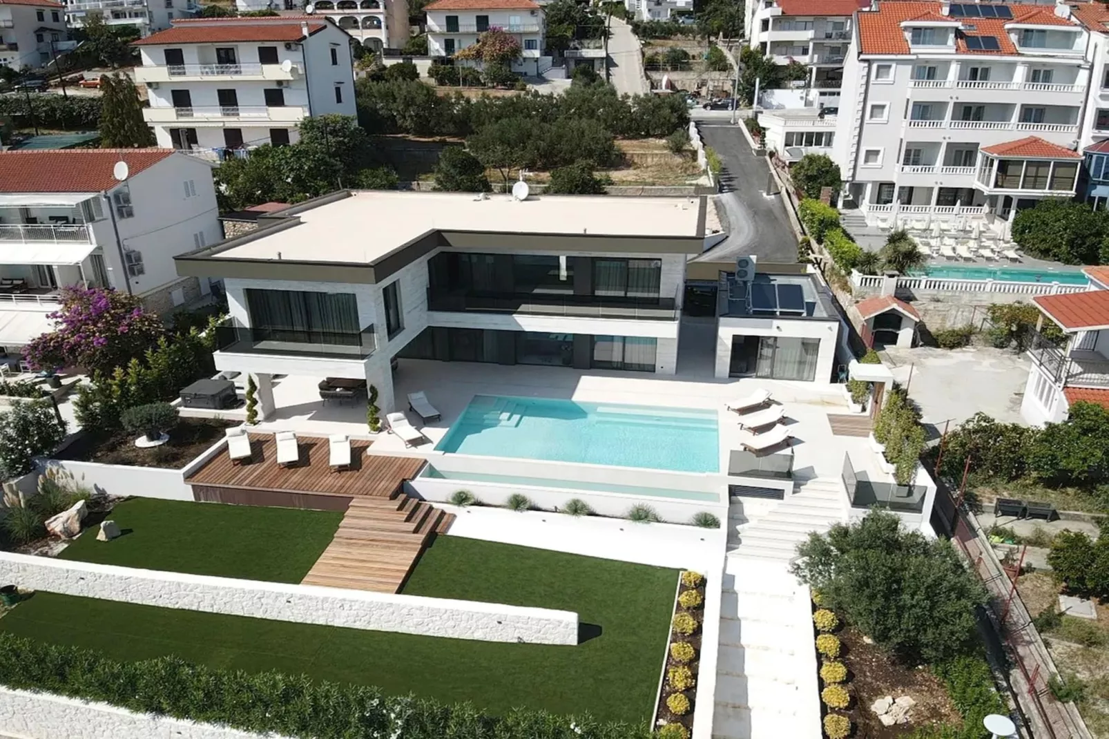 Luxury Beachfront Villa Malia Trogir with Pool - Außenbereich Sommer