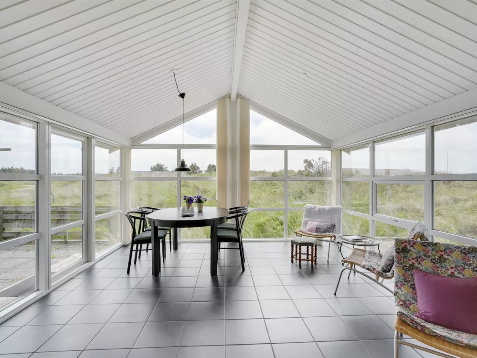 "Dreng" - 800m from the sea - Drinnen