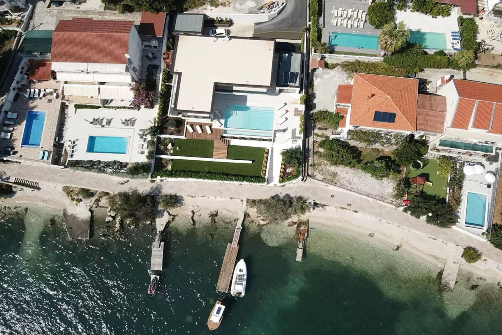 Luxury Beachfront Villa Malia Trogir with Pool - Außenbereich Sommer