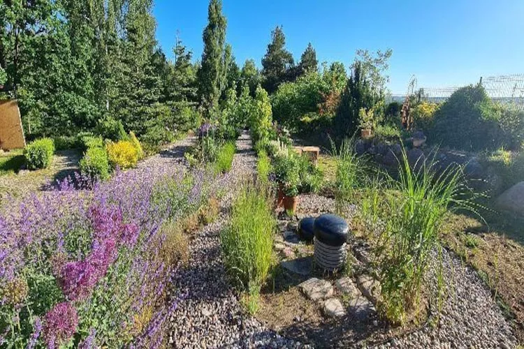 Dom wakacyjny z basenem w Kielnie - Jardins en été