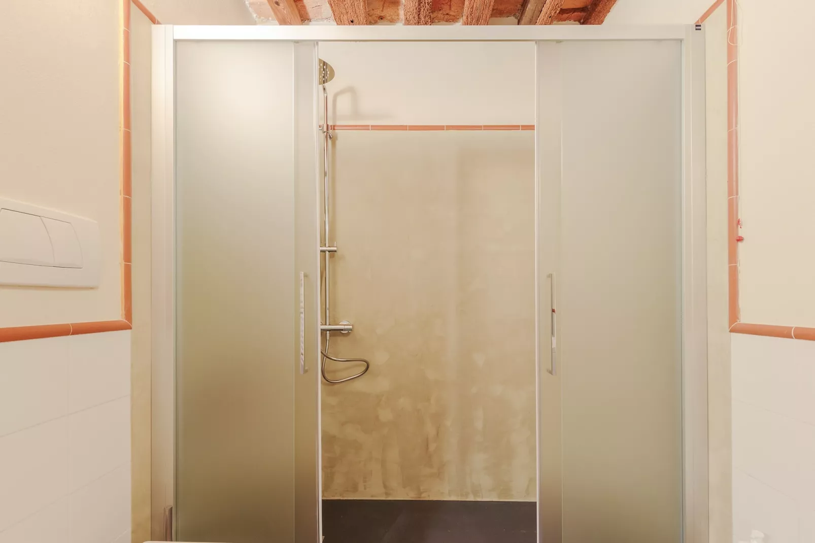 The 1400's Apartment - Badezimmer