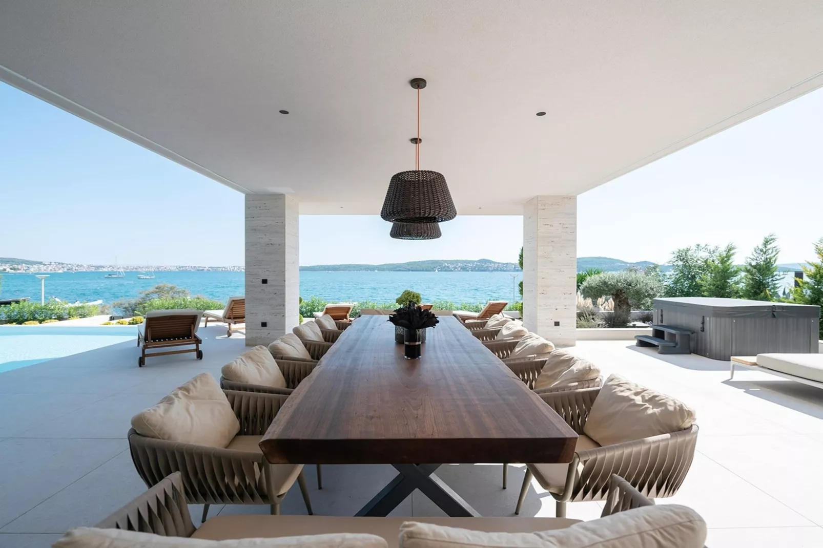 Luxury Beachfront Villa Malia Trogir with Pool - Terrasse/Balkon