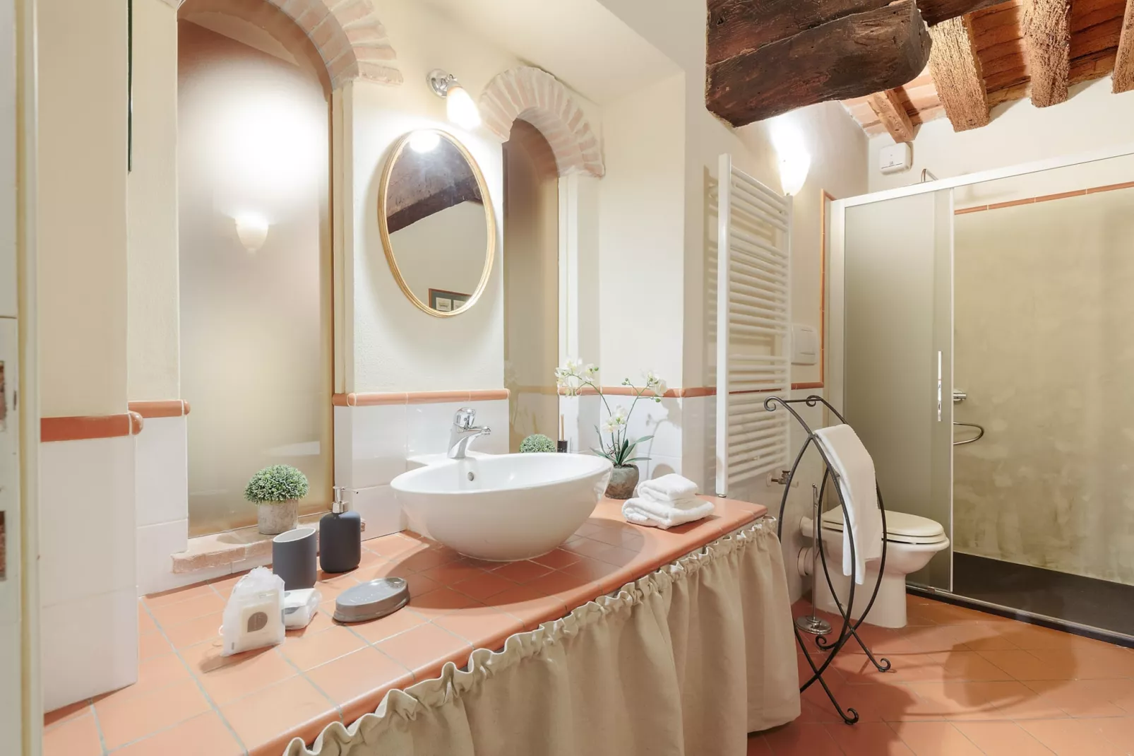 The 1400's Apartment - Badezimmer