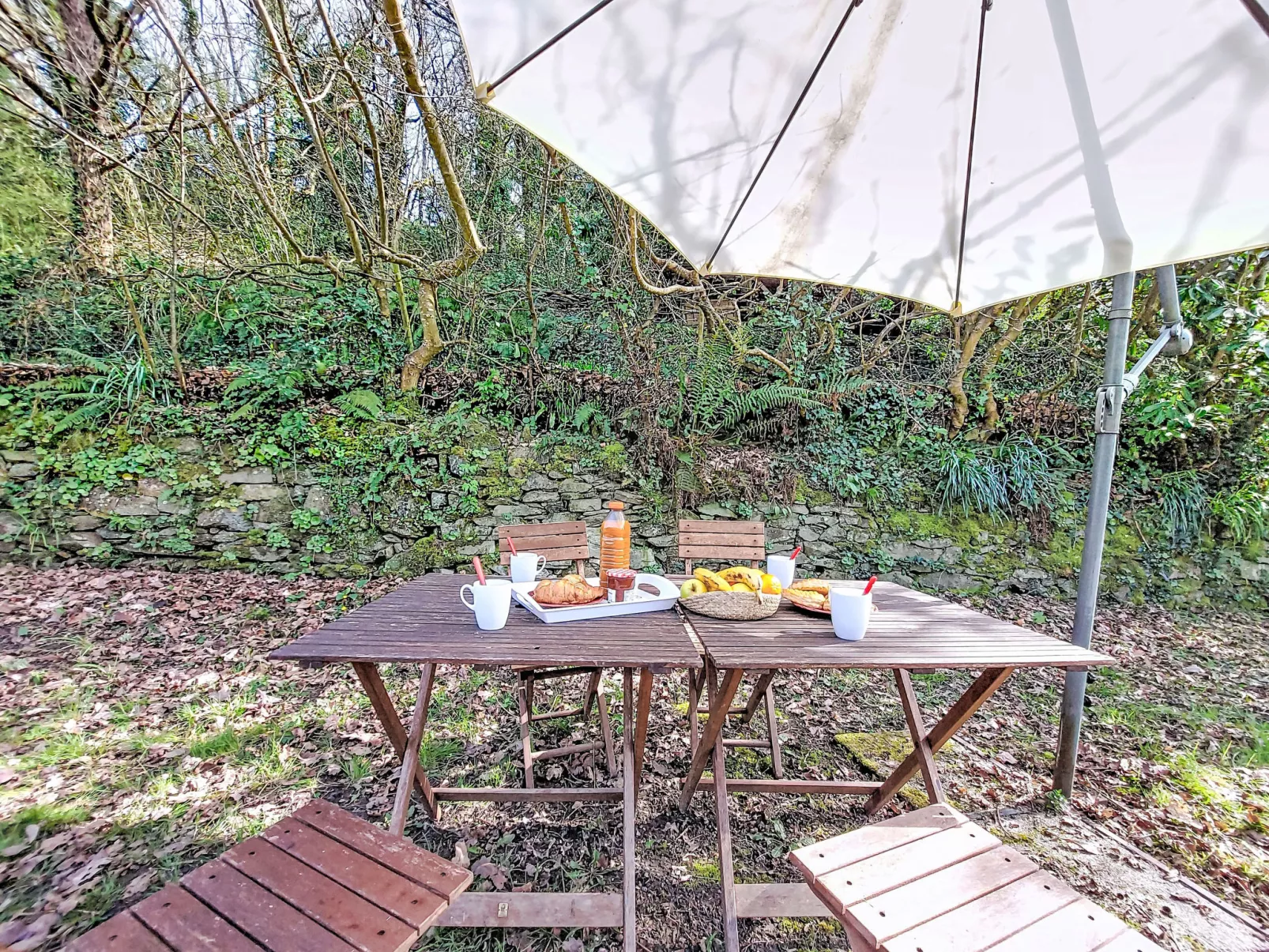 La Chapelle - Outside