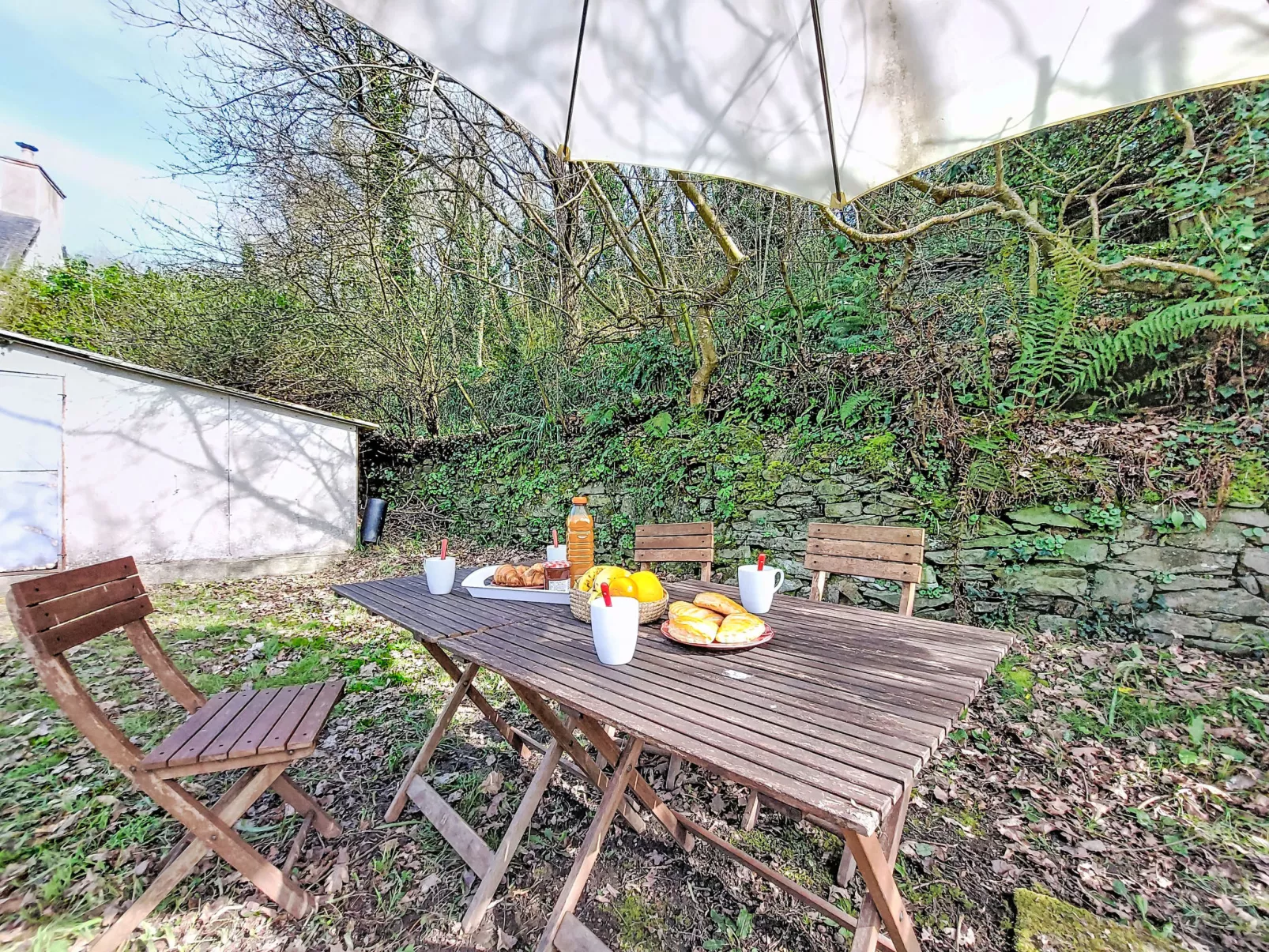 La Chapelle - Outside