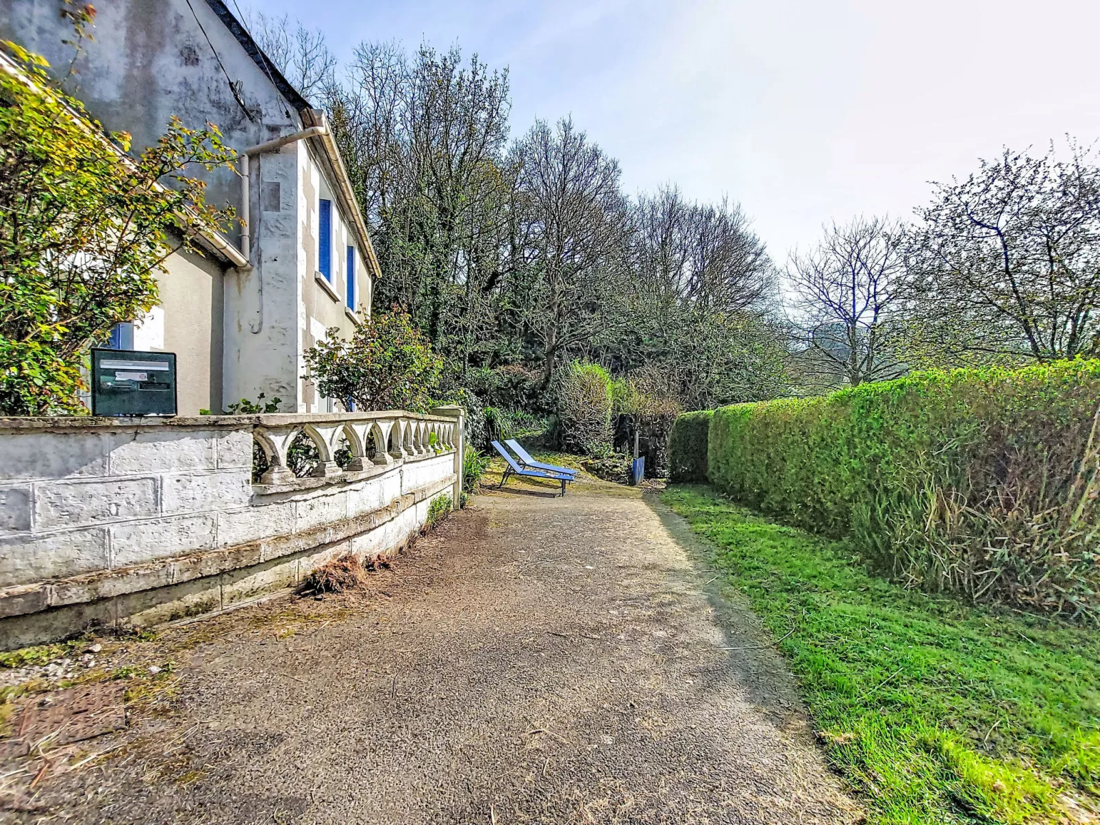 La Chapelle - Outside