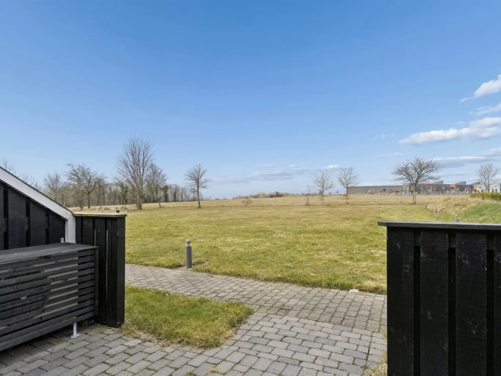 "Yaris" - 4.5km from the sea - Outside