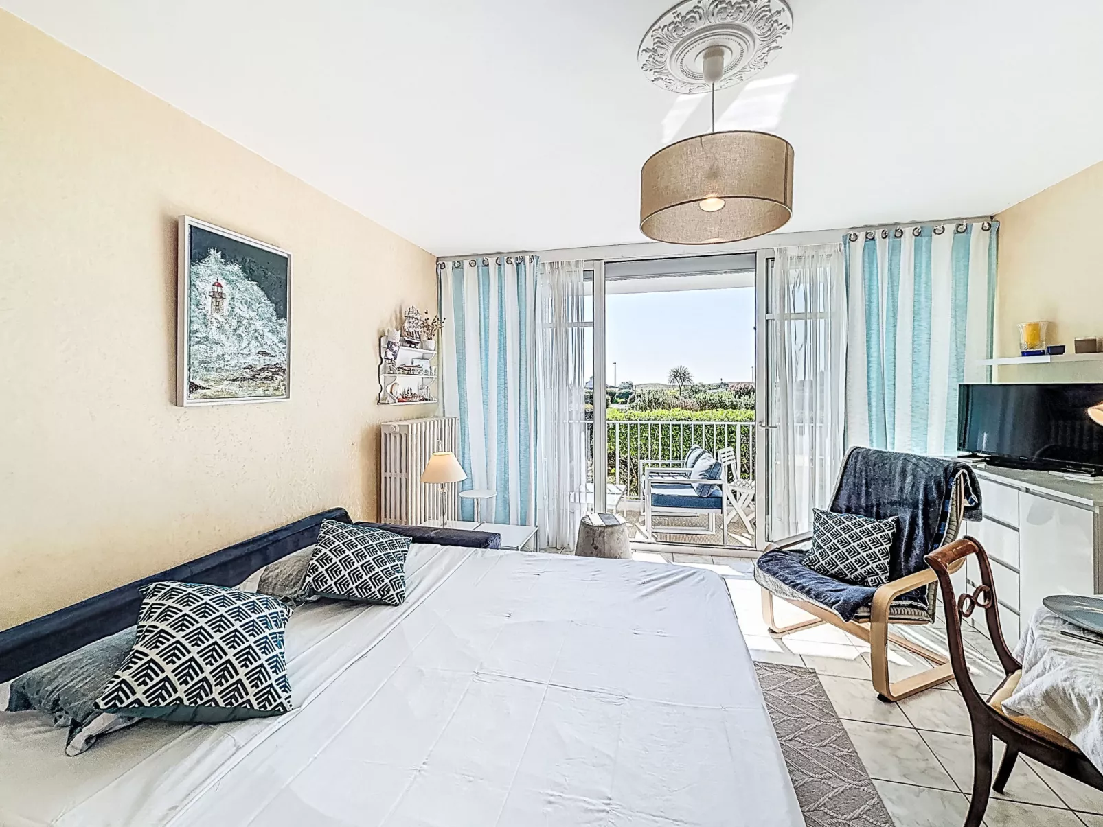 Les Trois Iles - Dedans