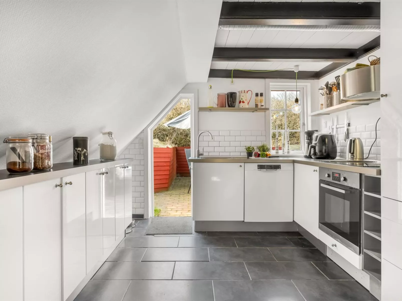 "Reika" - 500m from the sea - Drinnen