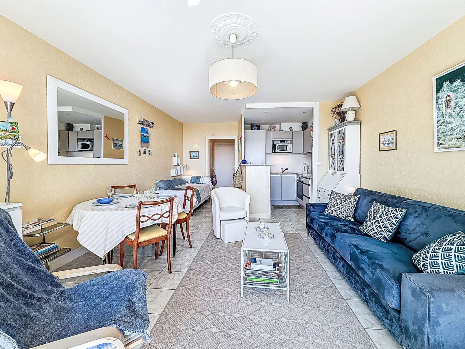 Les Trois Iles - Dedans