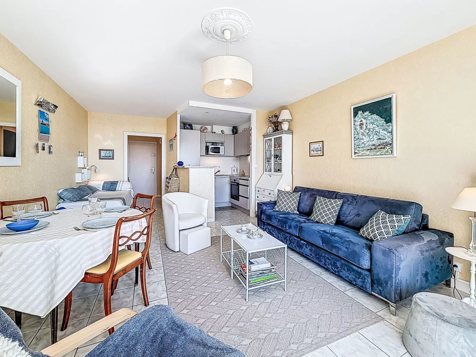 Les Trois Iles - Dedans