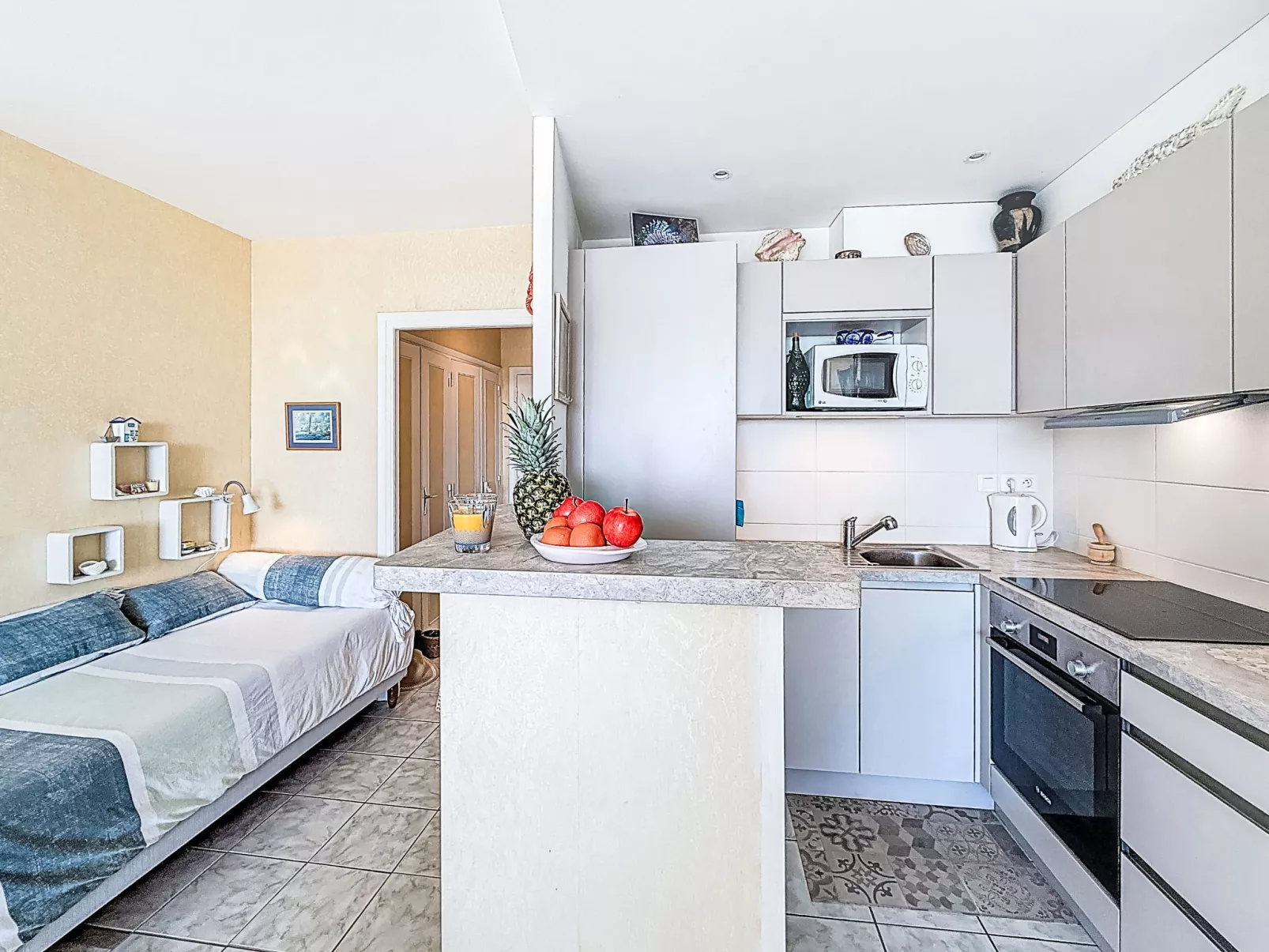 Les Trois Iles - Dedans