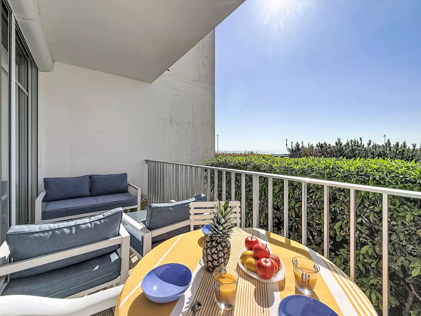 Les Trois Iles - Dedans