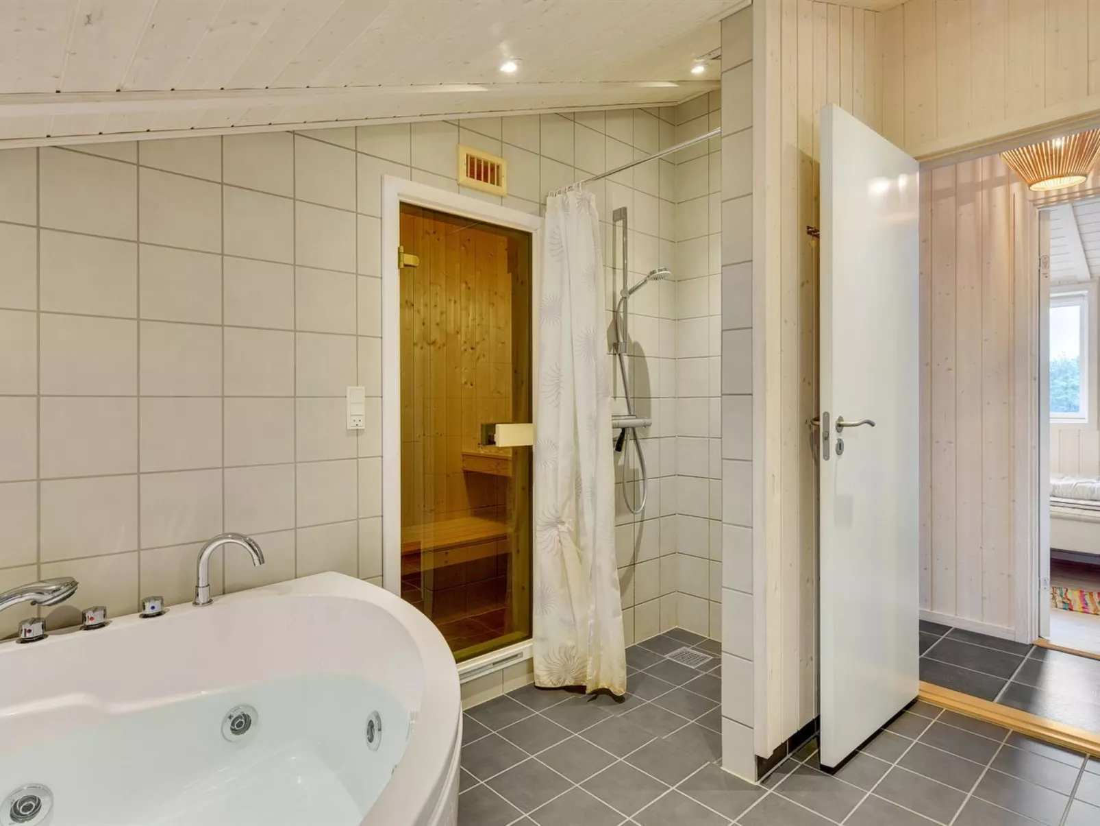 "Erza" - 500m from the sea - Dedans