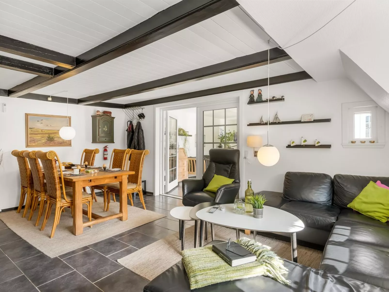 "Reika" - 500m from the sea - Drinnen