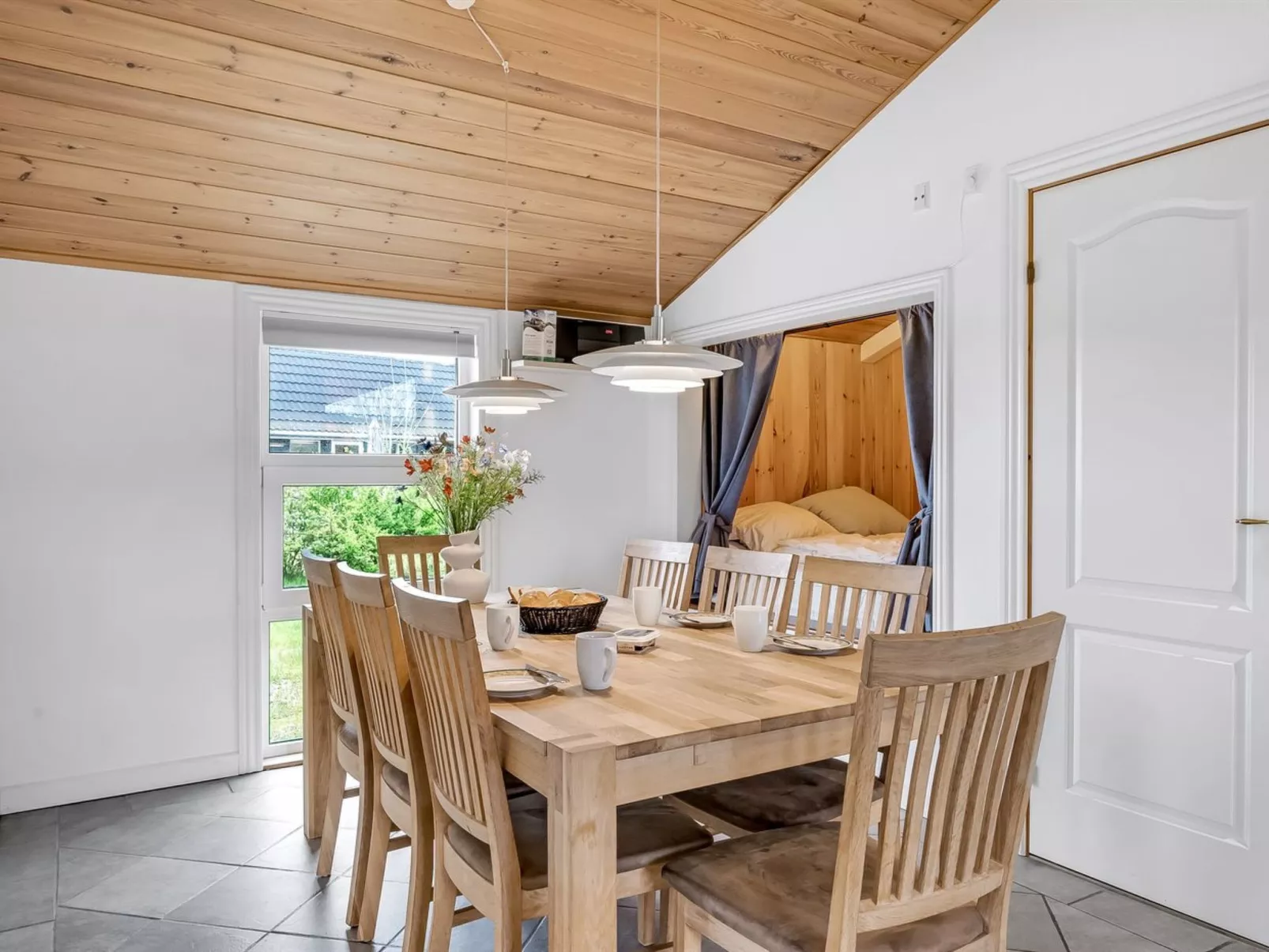 "Ingbritt" - 700m to the fjord - Drinnen