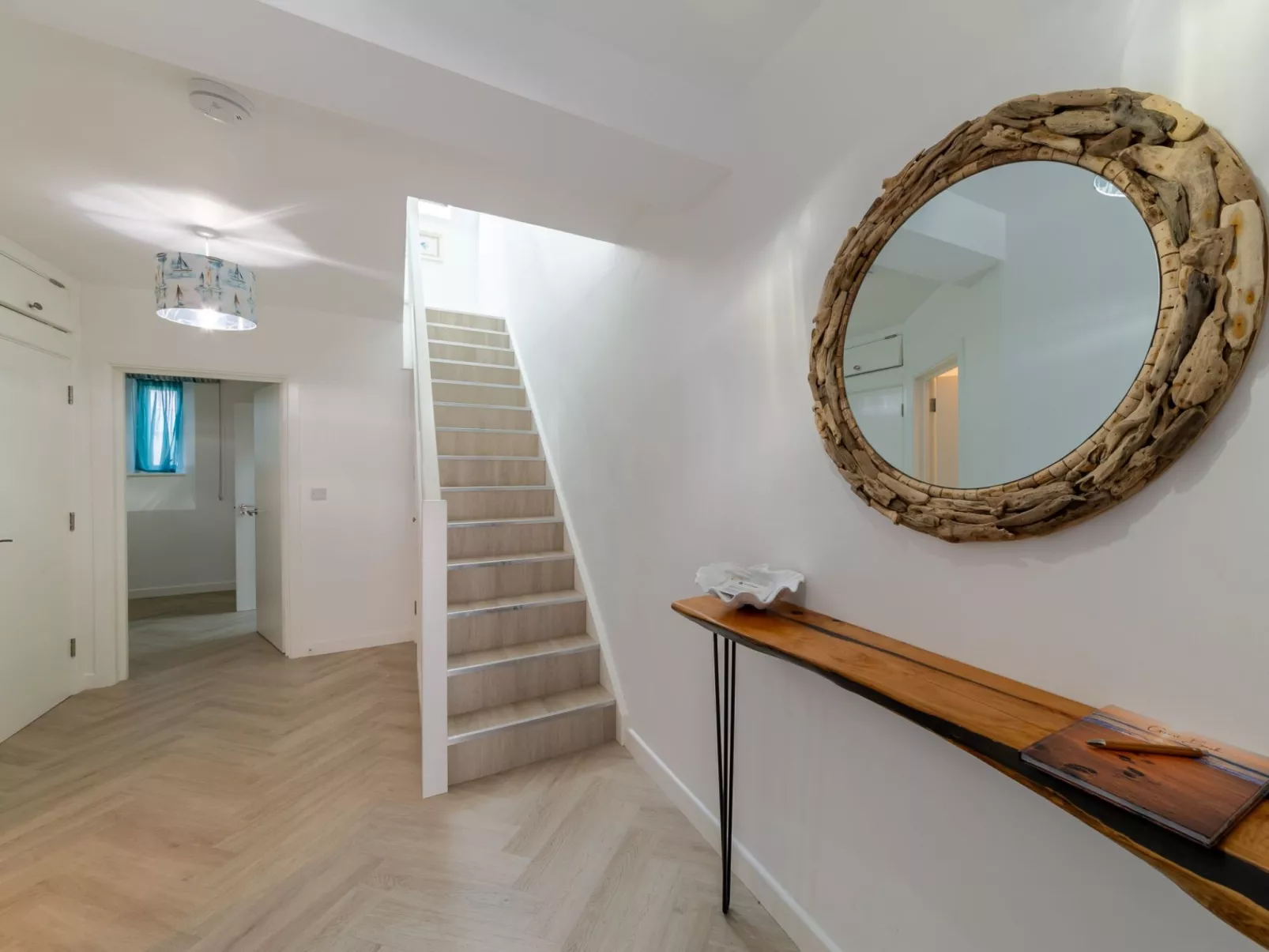 Beach & Lobster House - Drinnen