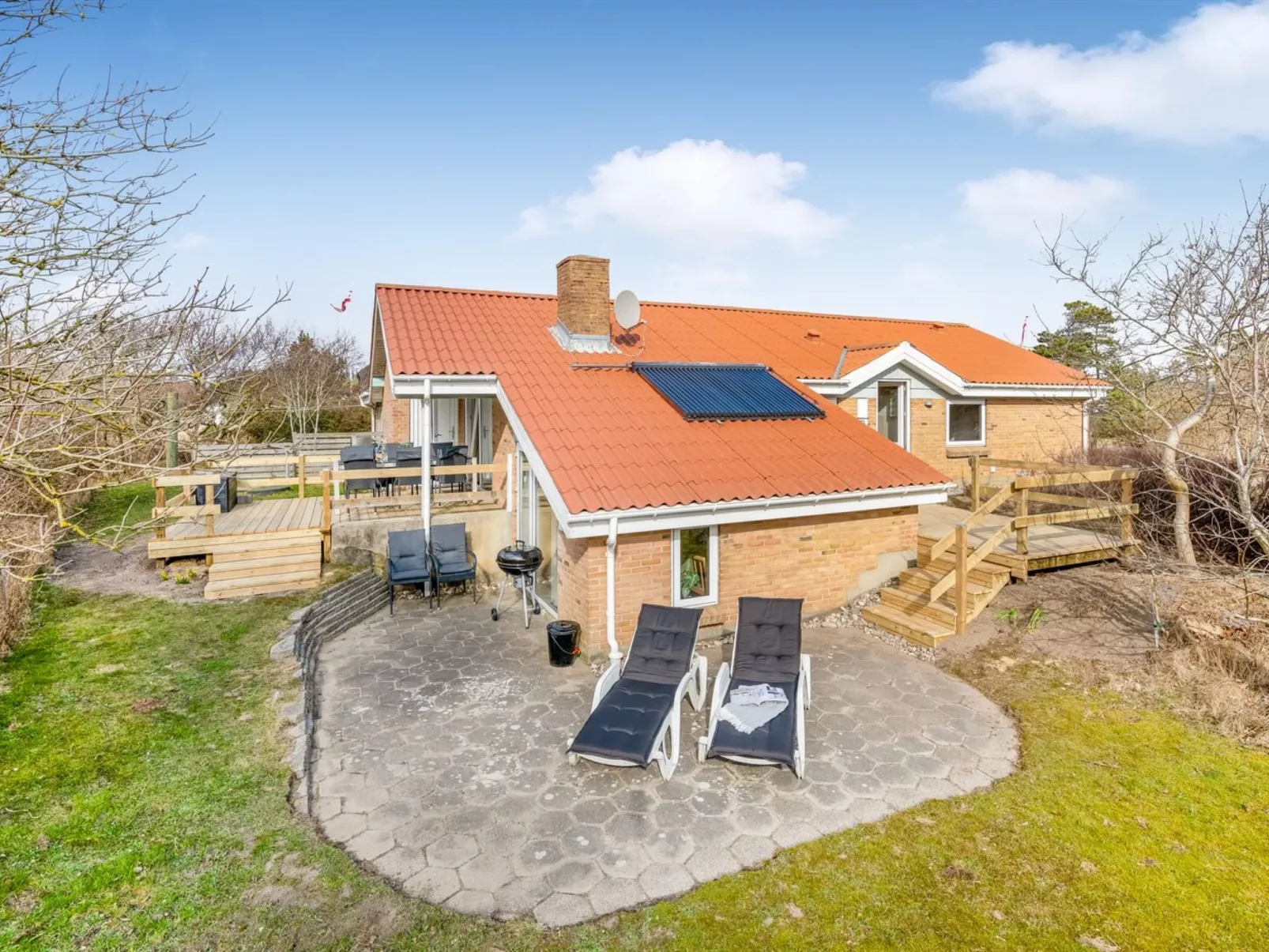 "Dorithea" - 1.3km from the sea