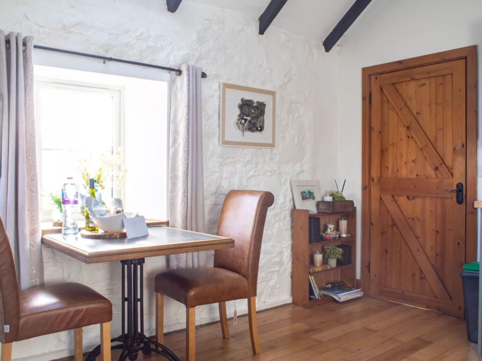 The Cottage - Inside