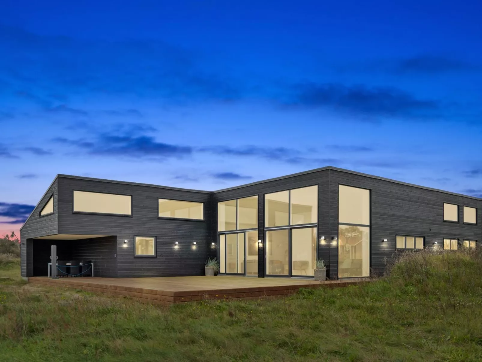 "Fridhild" - 1.5km from the sea - Outside