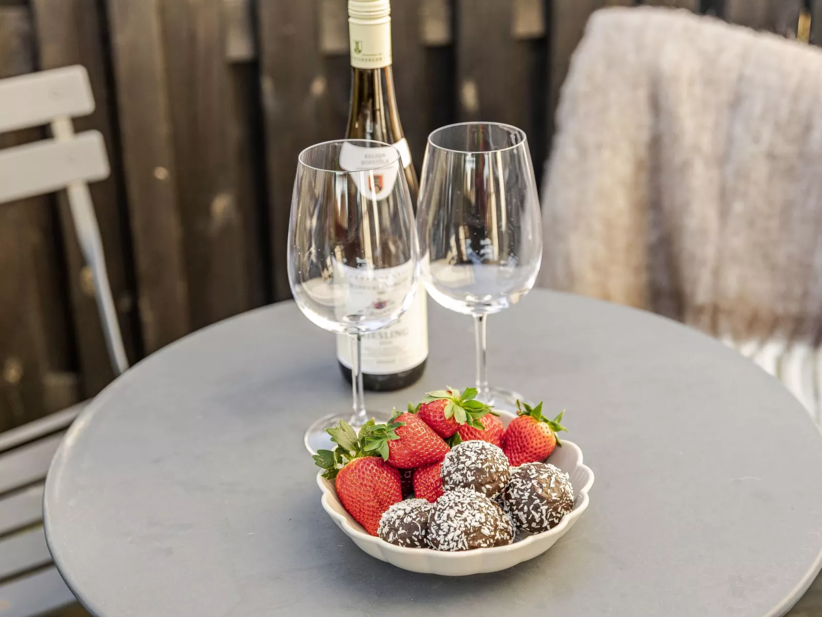 Vårhemsplatsen - Outside