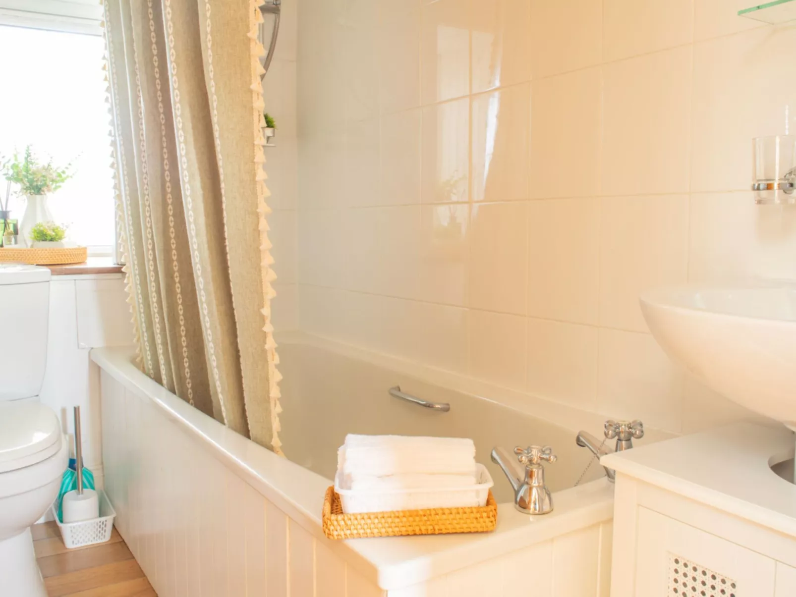 The Cottage - Inside