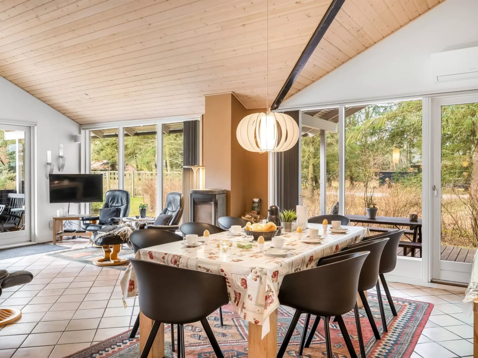 "Sora" - 2km from the sea