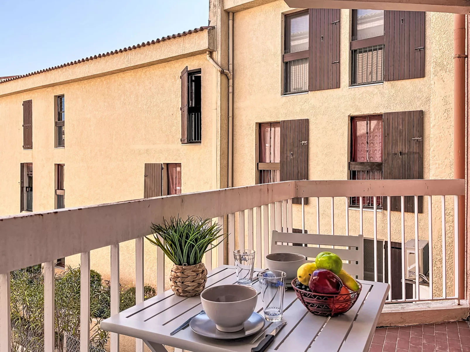 Le Saint François - Outside