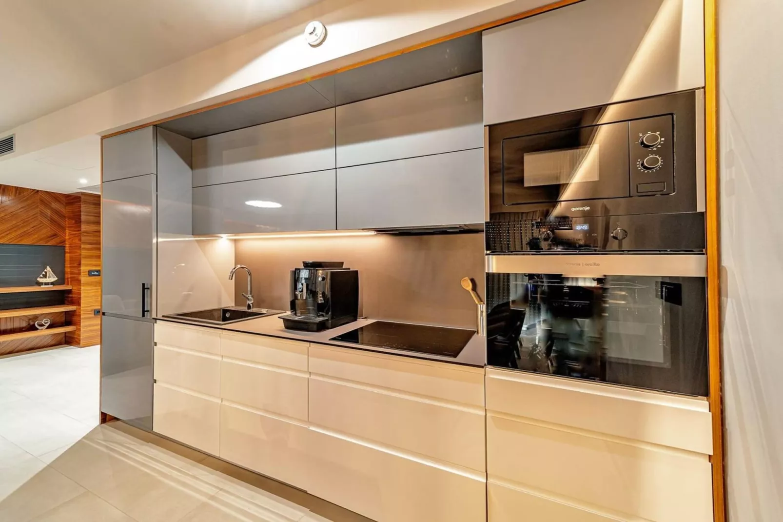 Luxury Villa Delight I – Promajna, Heated Pool