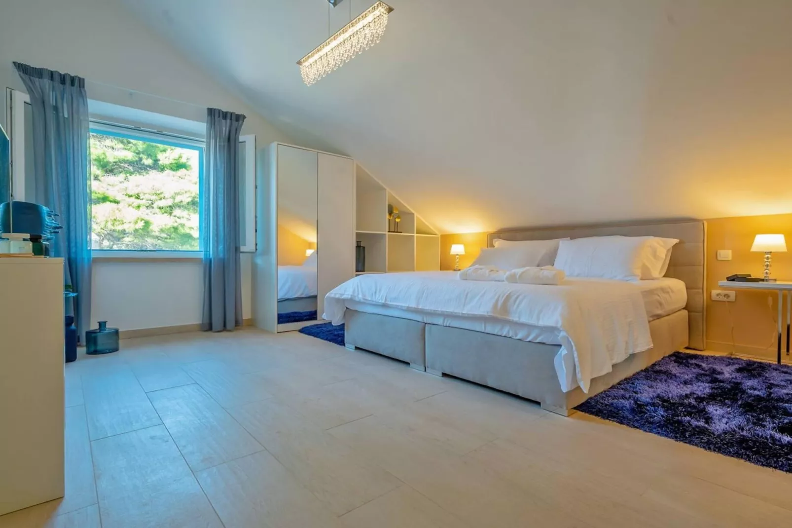 Villa Castello di Pietra Brac with Heated Pool