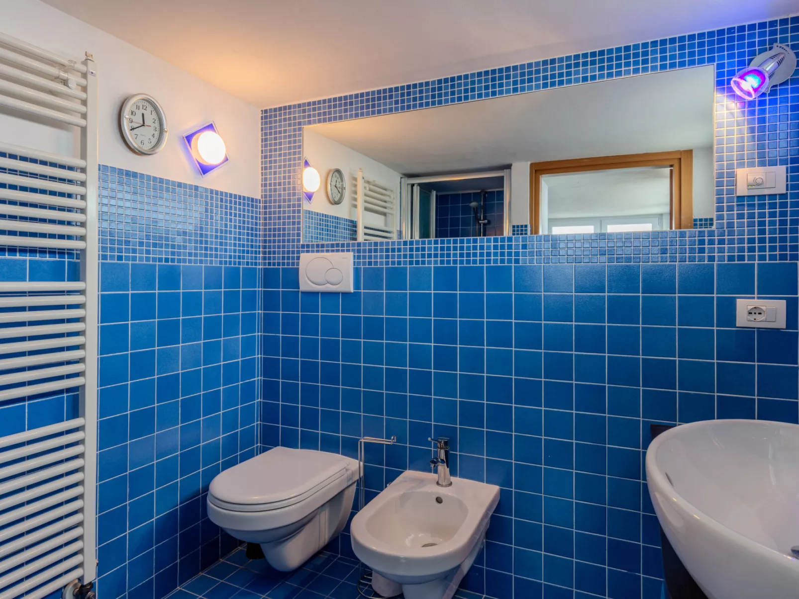 Sona's Lake Home - Drinnen