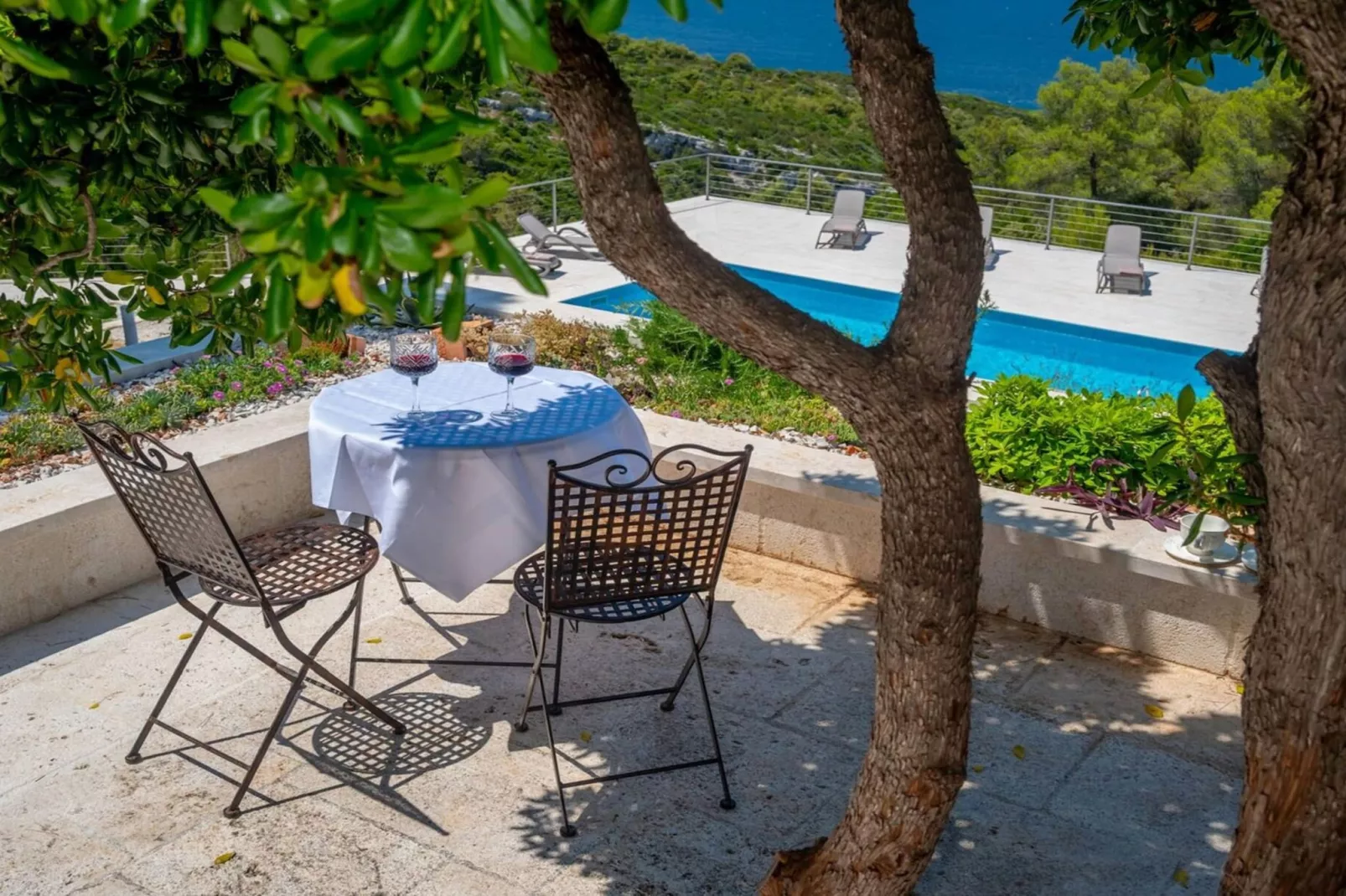 Villa Castello di Pietra Brac with Heated Pool - Terrasse/Balkon