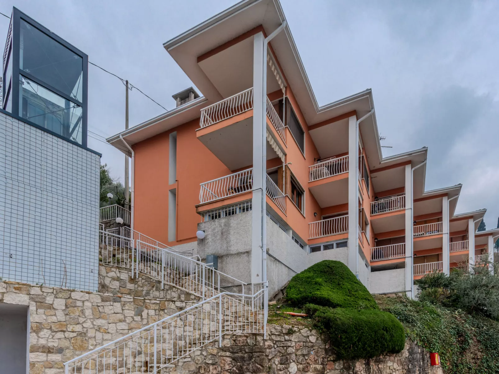 Sona's Lake Home - Draußen