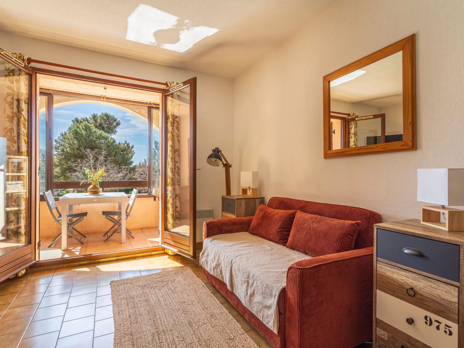 Les Iles Du Soleil - Drinnen