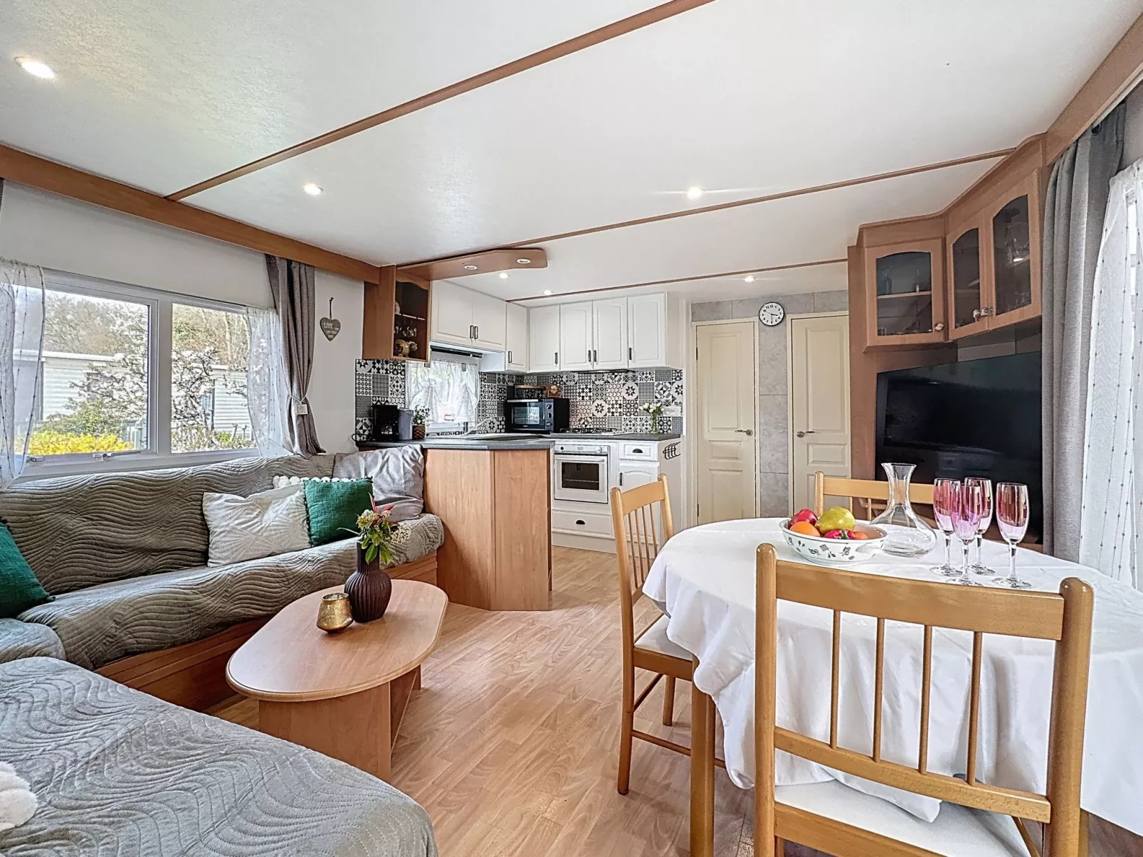 Le Lieu Bill - Inside