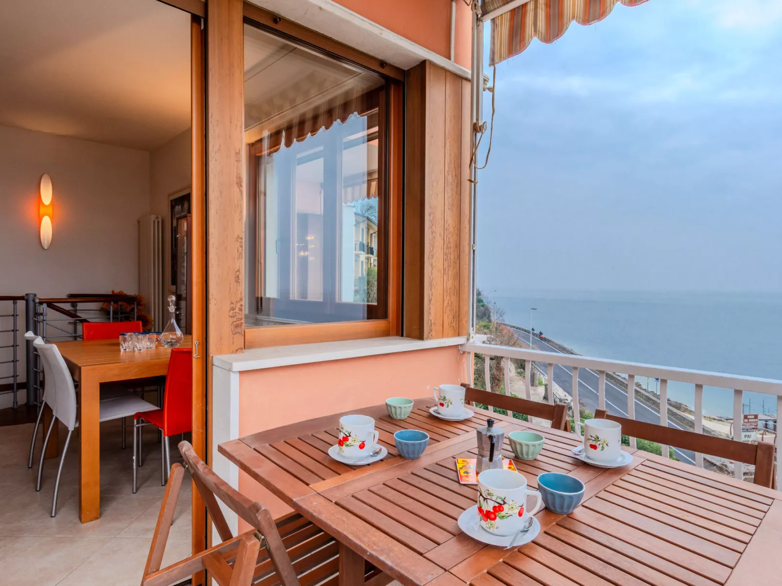 Sona's Lake Home - Draußen