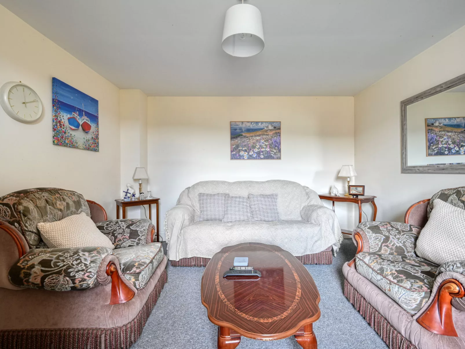 Loch Meiklie View - Drinnen