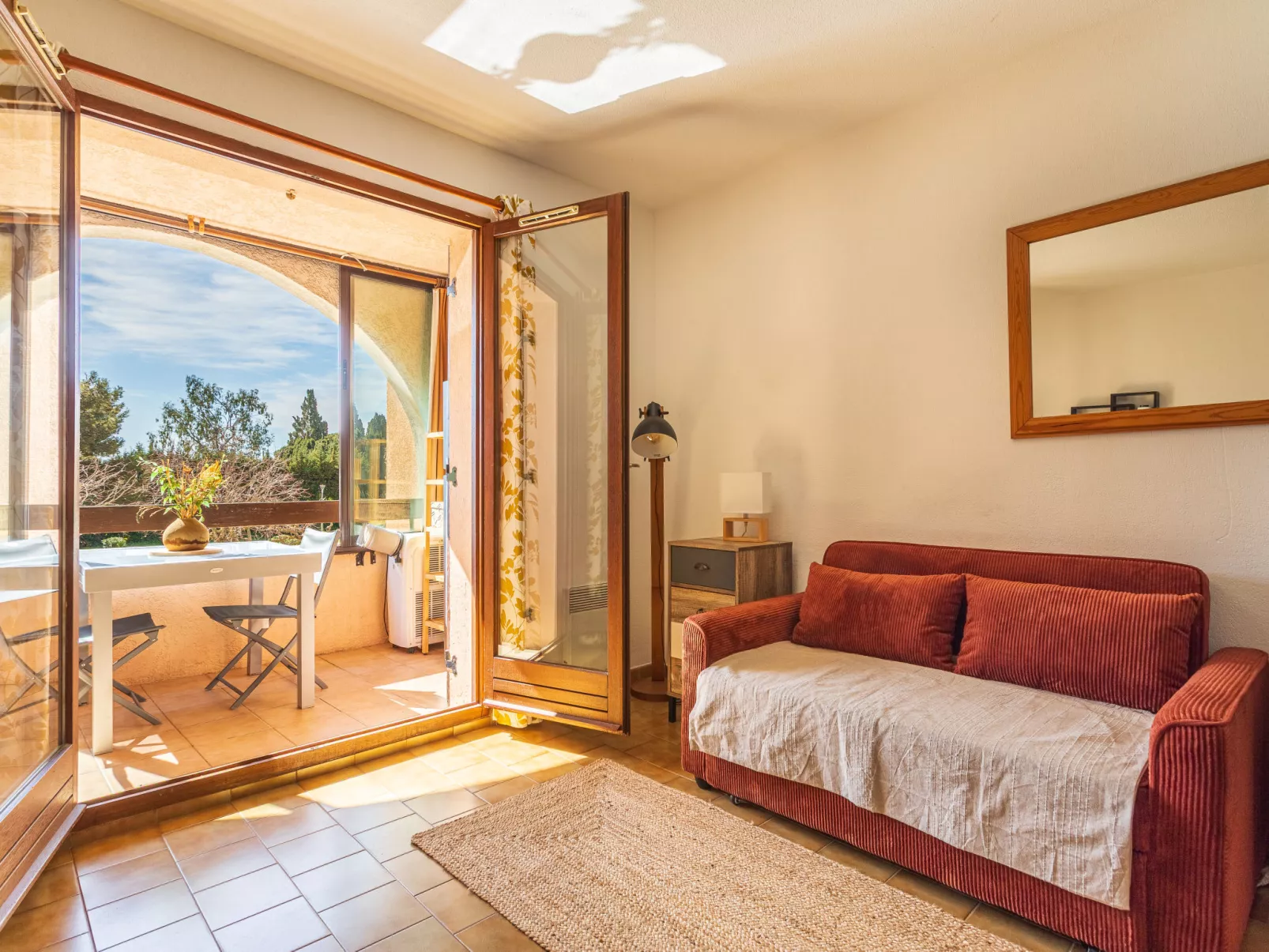 Les Iles Du Soleil - Drinnen