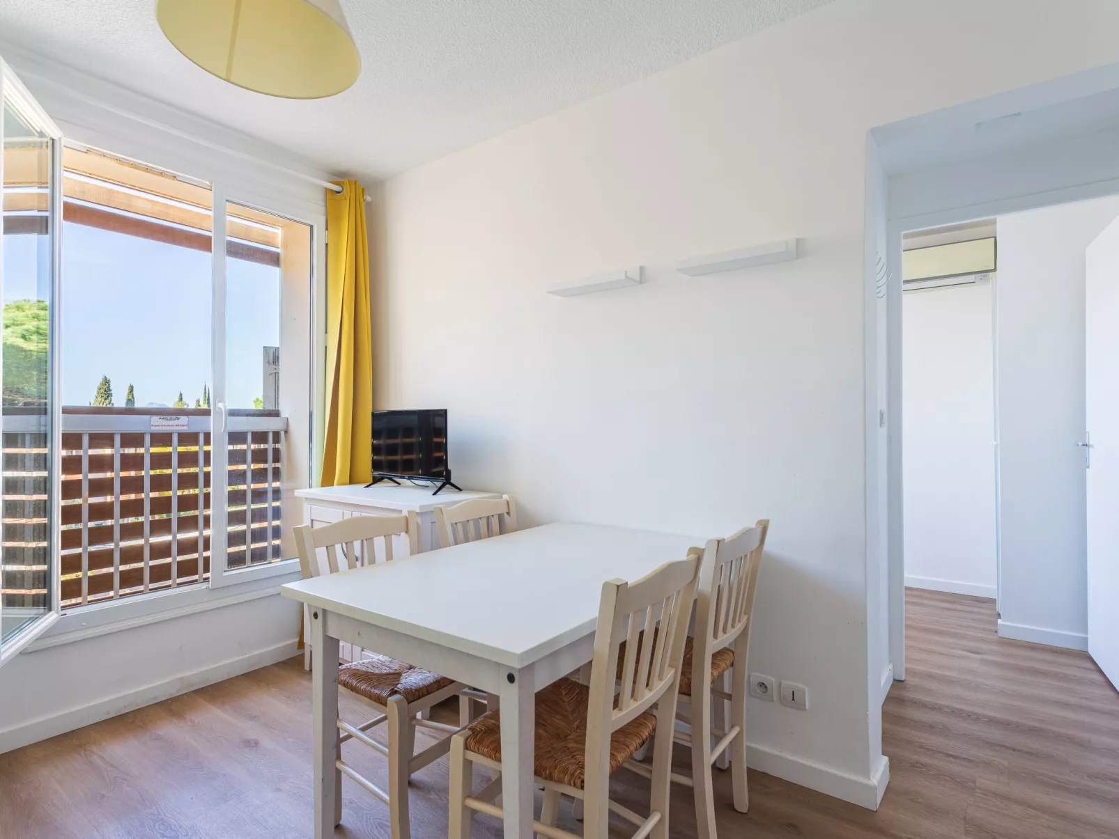 L'île d'Or - Drinnen