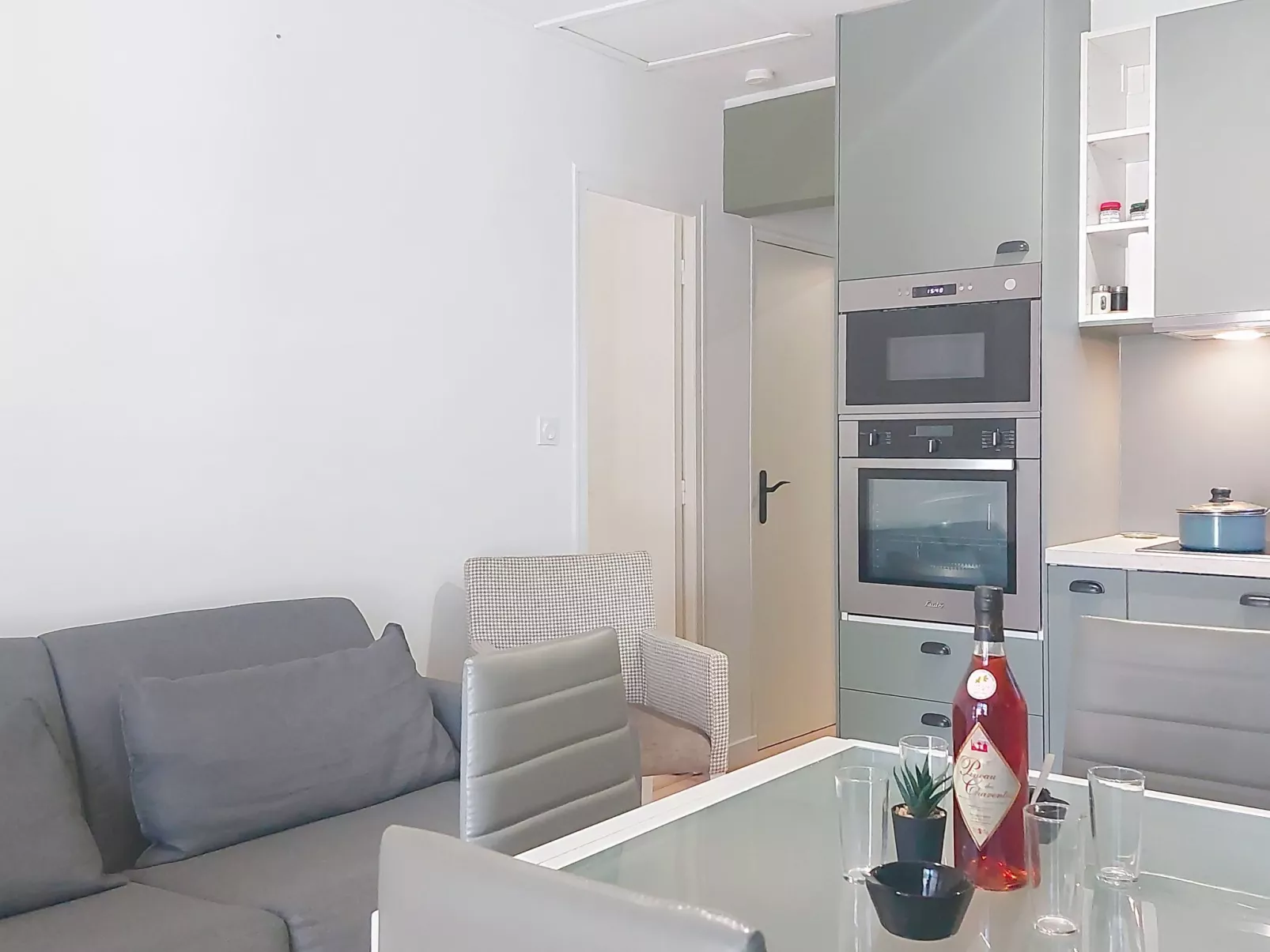 Les Cariatides 7 - Drinnen