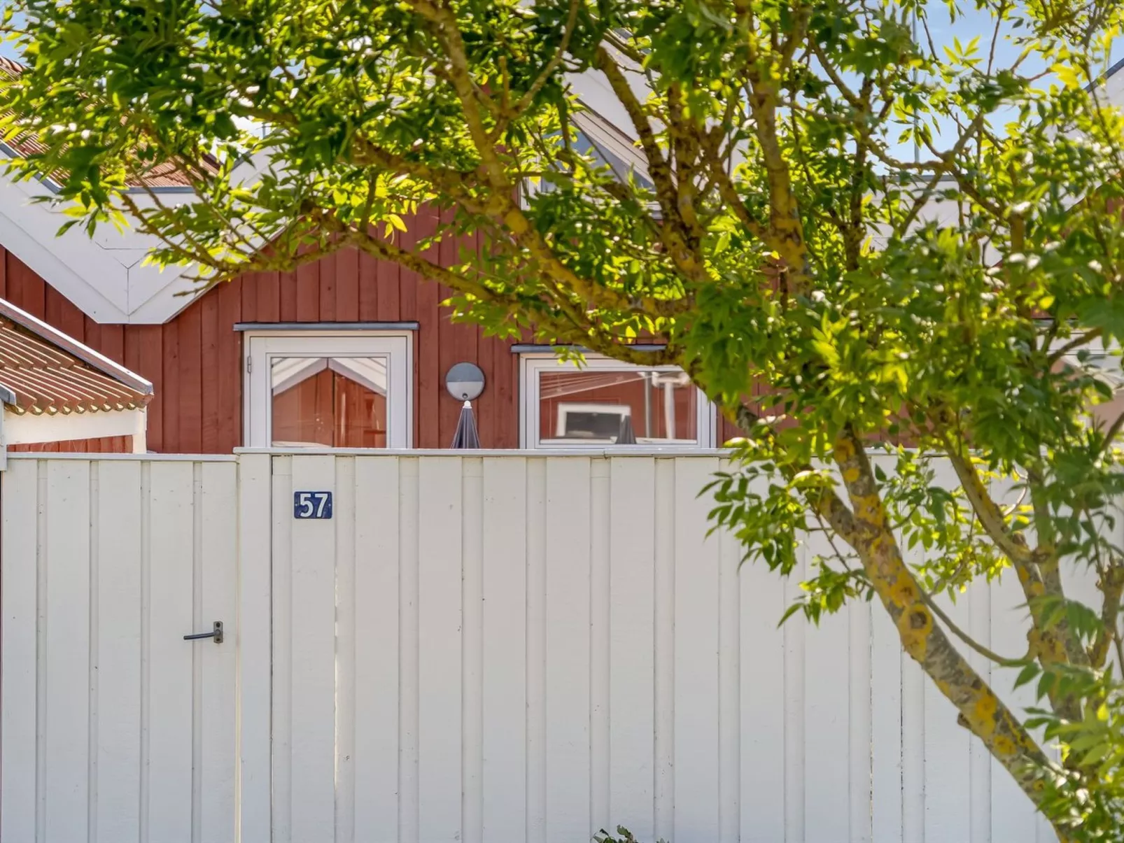 "Ake" - 10m to the fjord - Outside