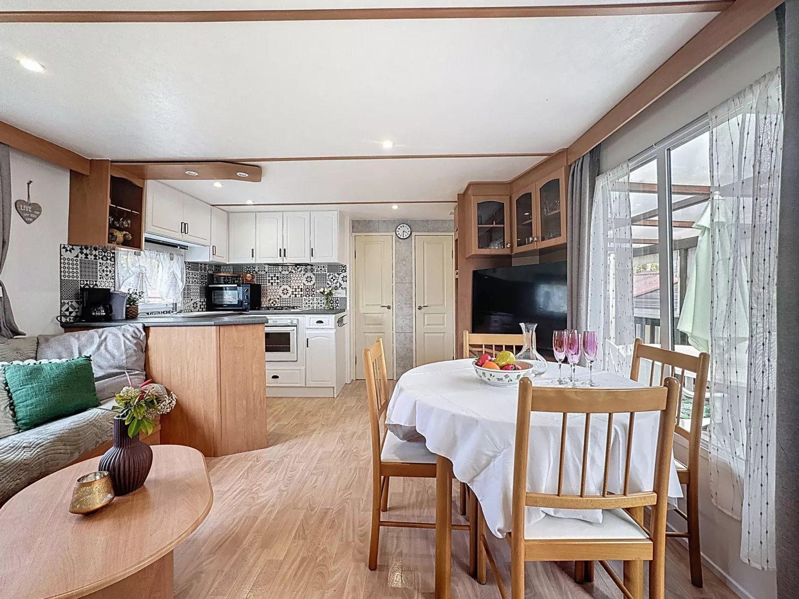 Le Lieu Bill - Inside