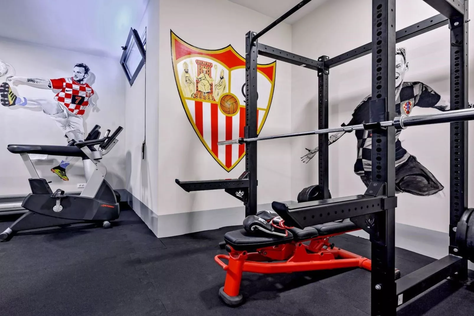 Luxury Seafront Villa Raquel Solta with Pool, Gym - Ausstattung