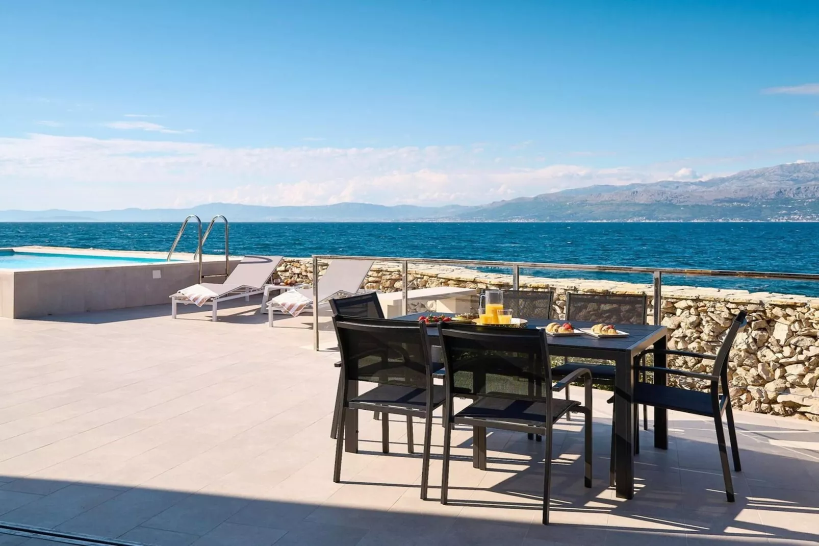 Luxury Seafront Villa Casa Familija Brac with Pool - Terrasse / balcon