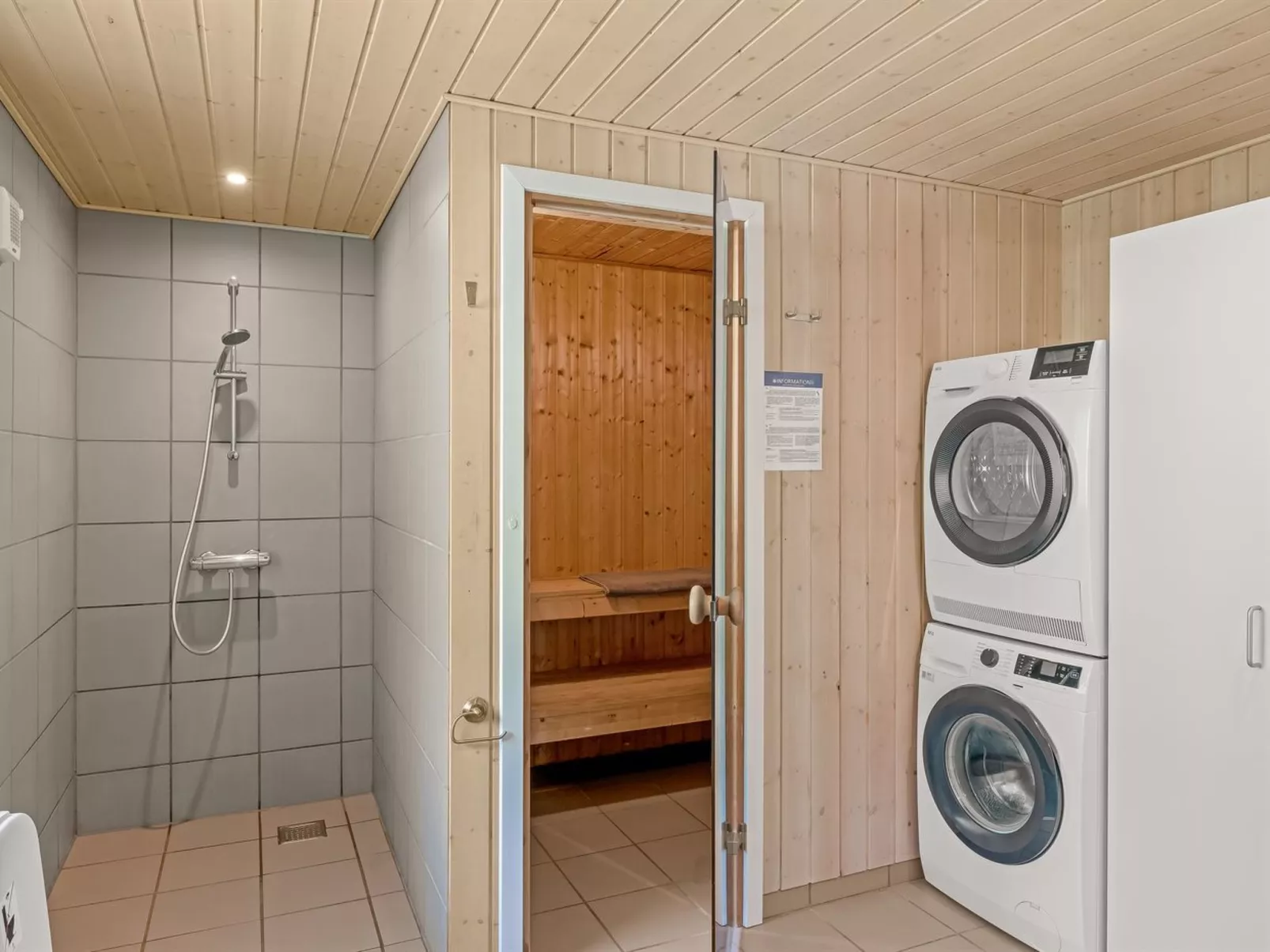 "Dix" - 900m from the sea - Dedans