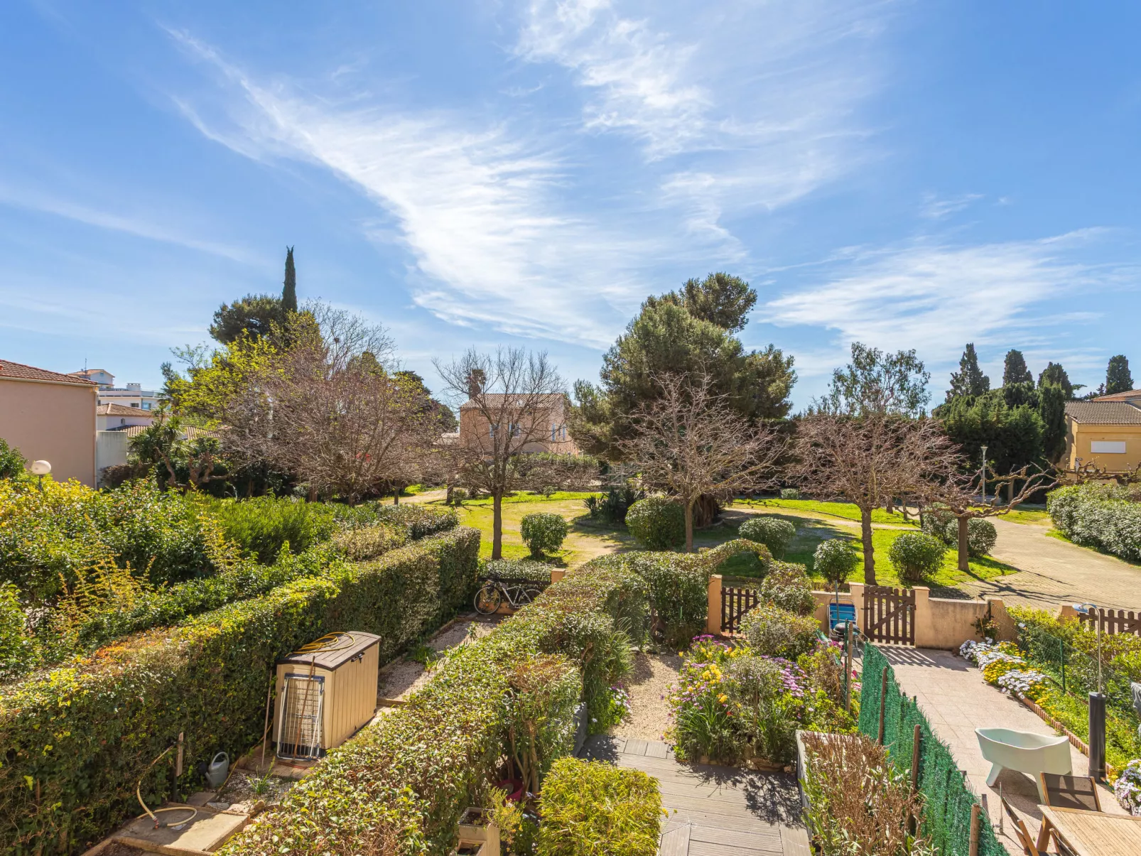 Les Iles Du Soleil - Draußen