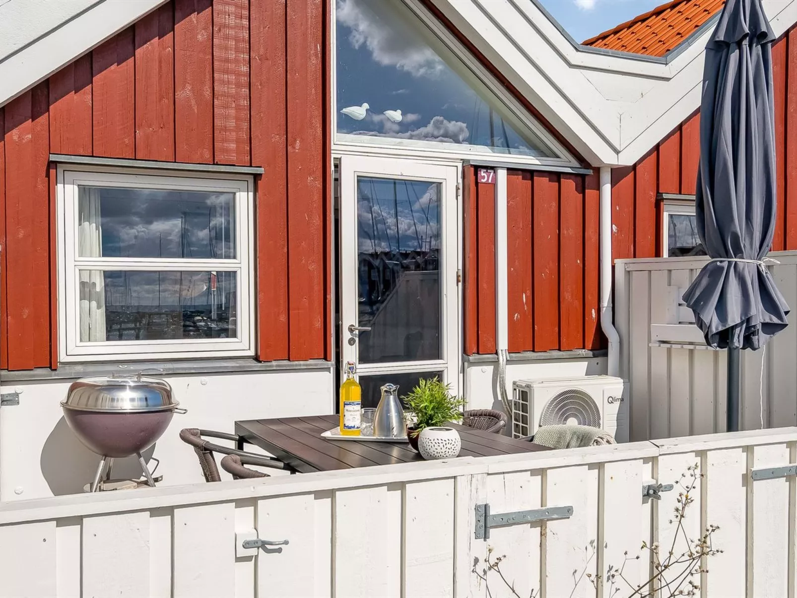 "Ake" - 10m to the fjord - Outside